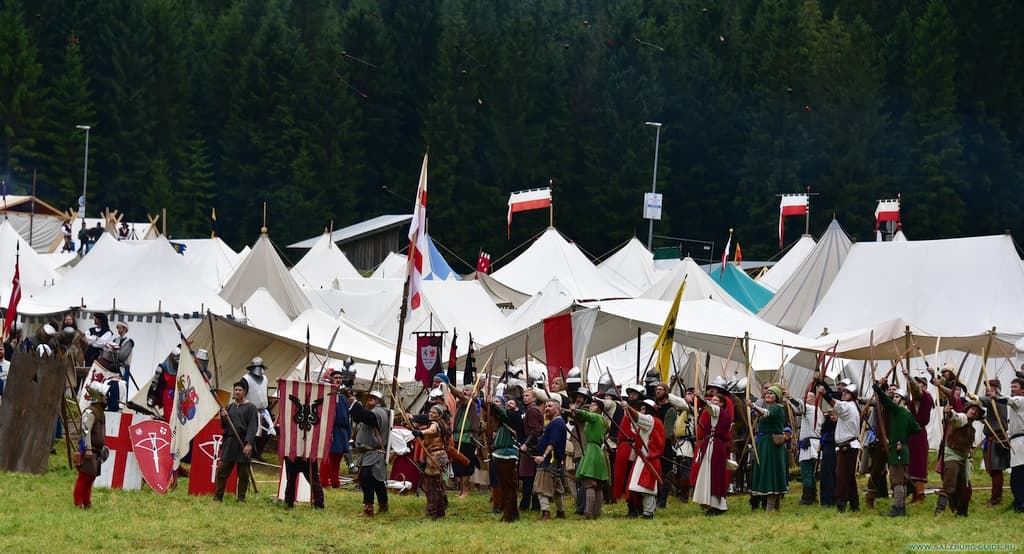 salzburg toptours epic receated battles during the medieval show in Tyrol