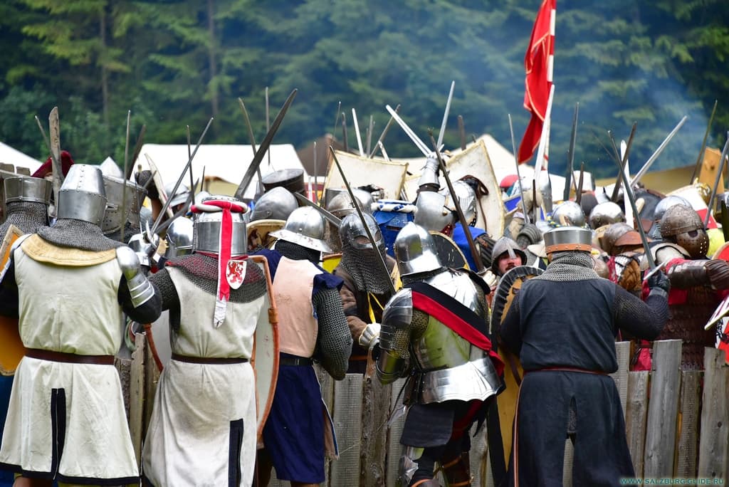 salzburg toptours epic receated battles during the medieval show in Tyrol