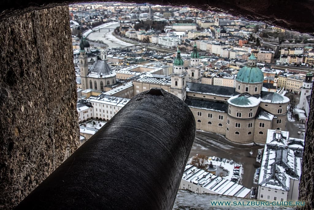 salzburg guide winter walk old town fortress cannon