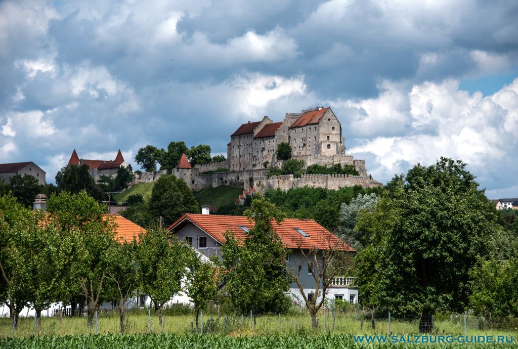 Tour of Majestic fortress of Burghausen - SALZBURG GUIDE EUGENE