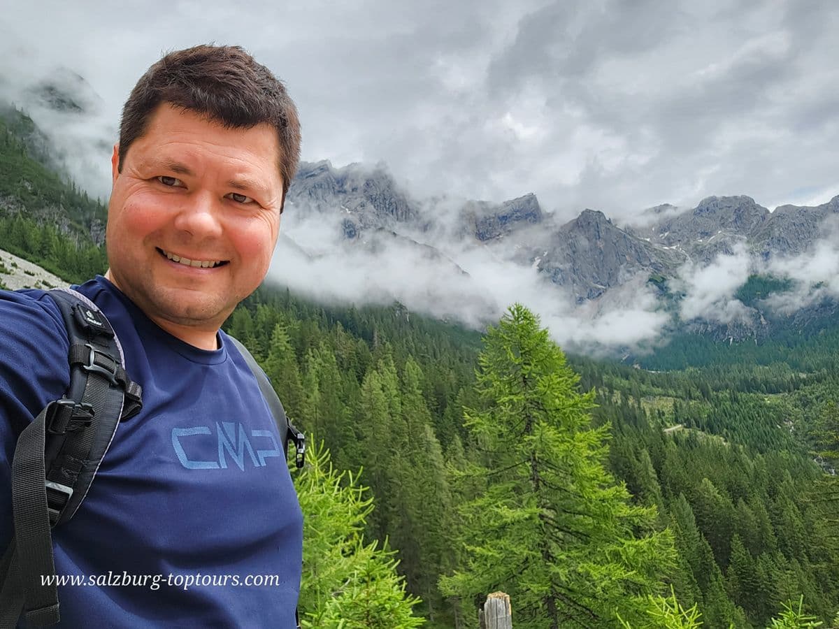 Explore the Alps with Salzburg TopTours – unforgettable hikes, guided by Eugene. Discover scenic trails, alpine views, and authentic Austrian adventure.