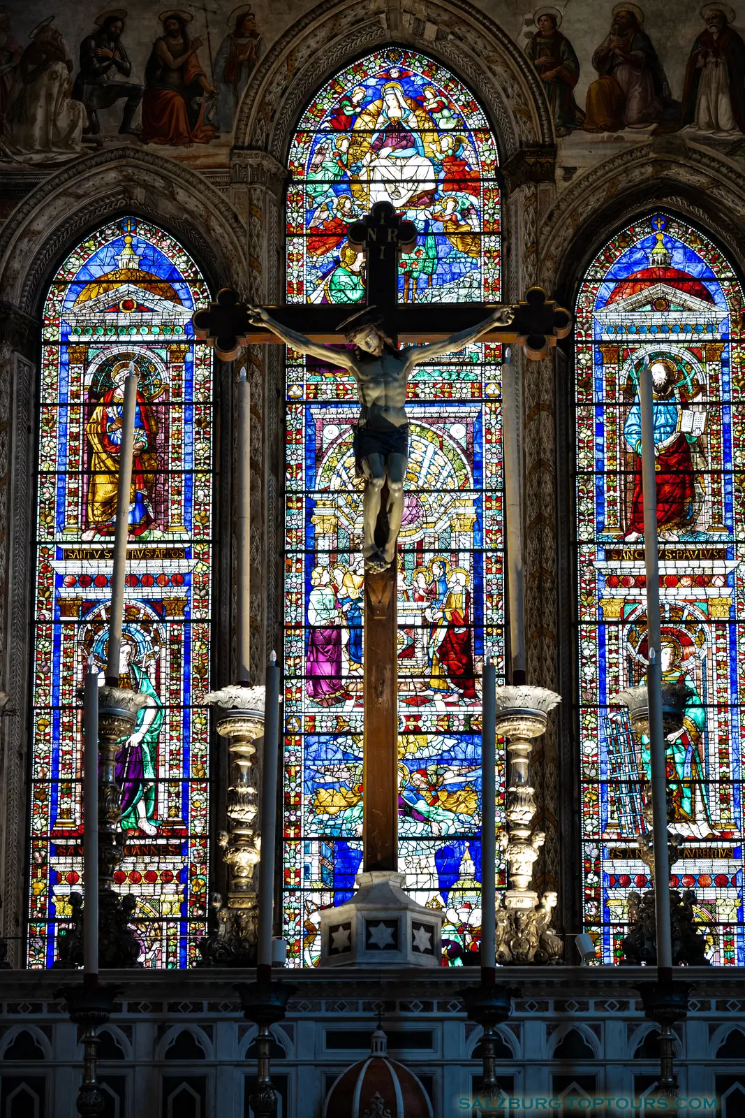 Salzburg toptours florence cathedral stained glass crucifix | Salzburg Top Tours by Eugene