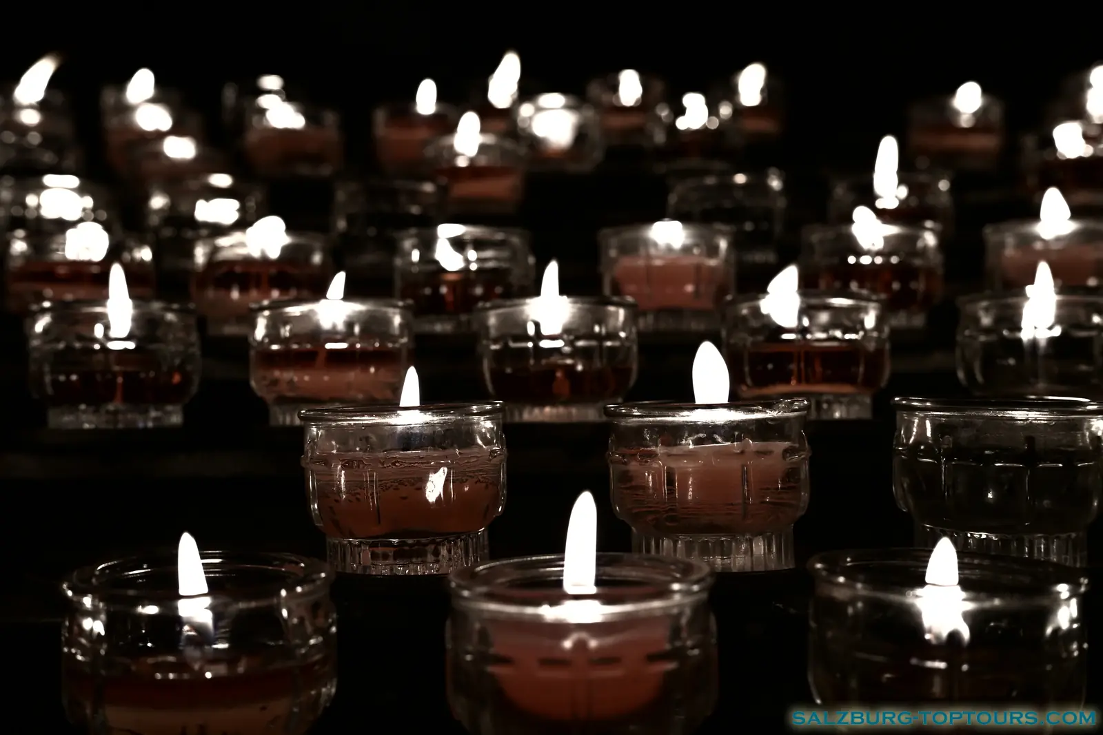 Salzburg toptours street photography candles | Salzburg Top Tours by Eugene